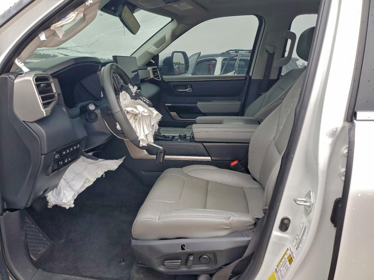 2023 Toyota Sequoia Sr5 - Фото 7