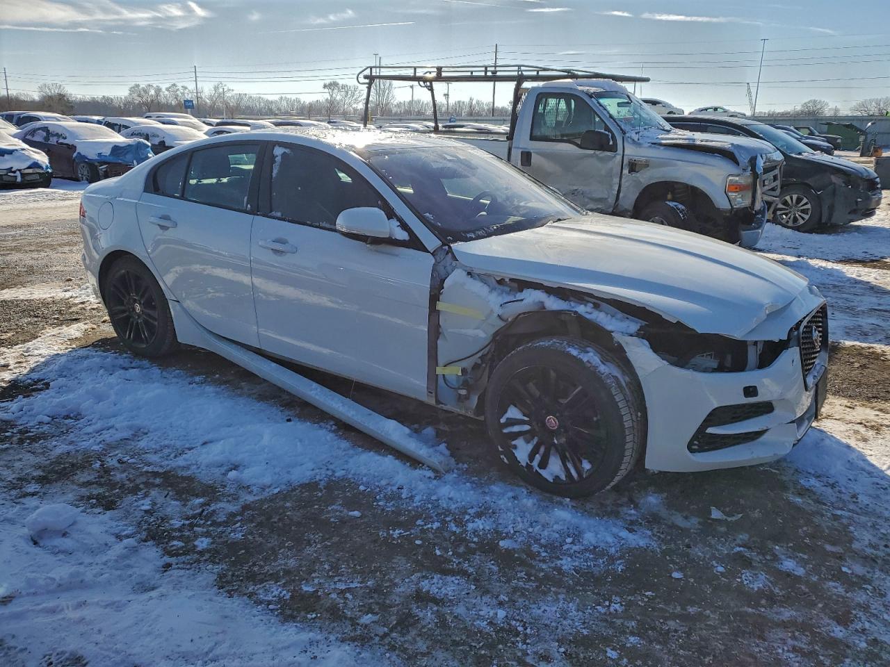 2020 Jaguar Xe S - Фото 4