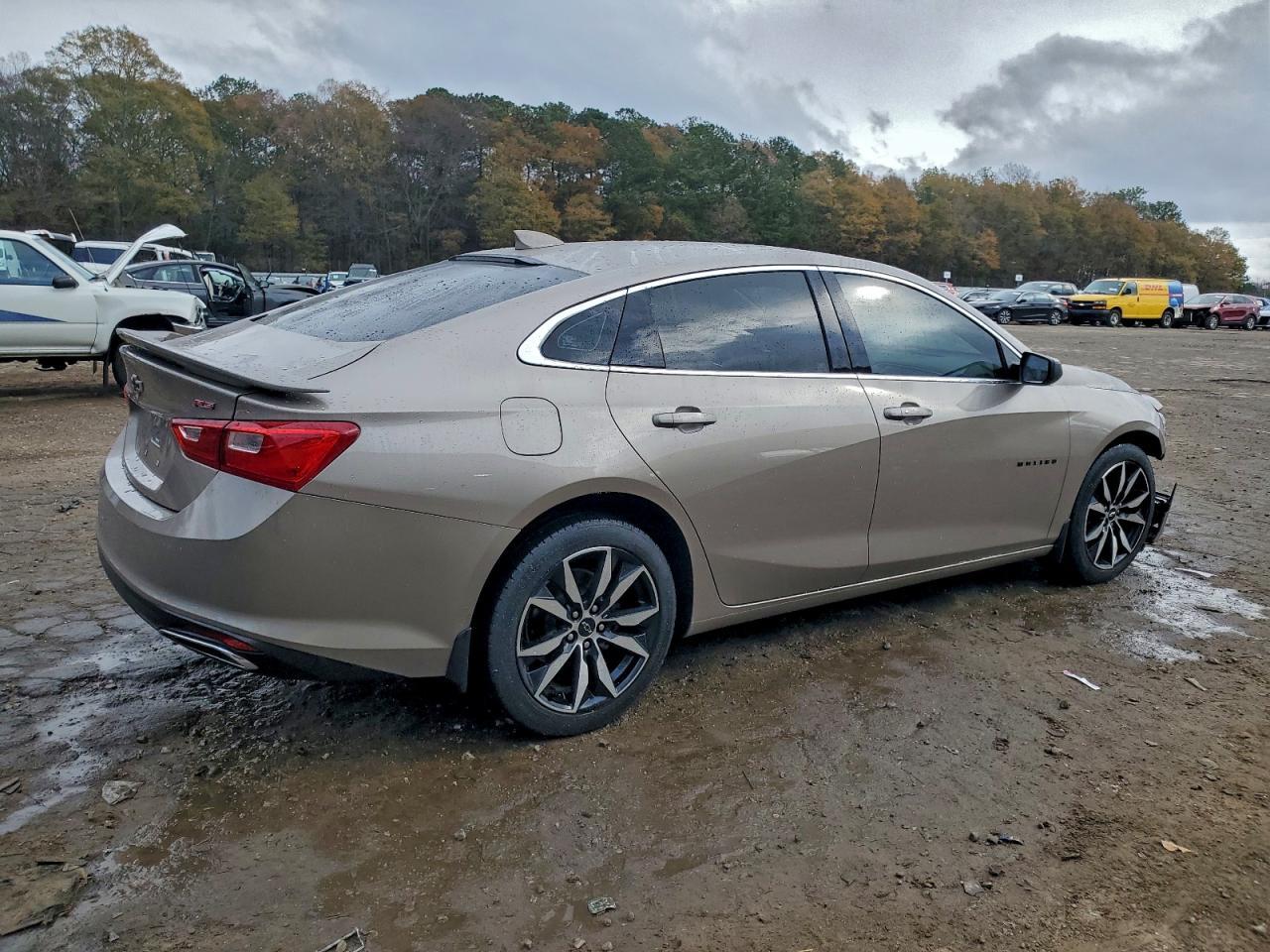 2022 Chevrolet Malibu Rs - Image 3