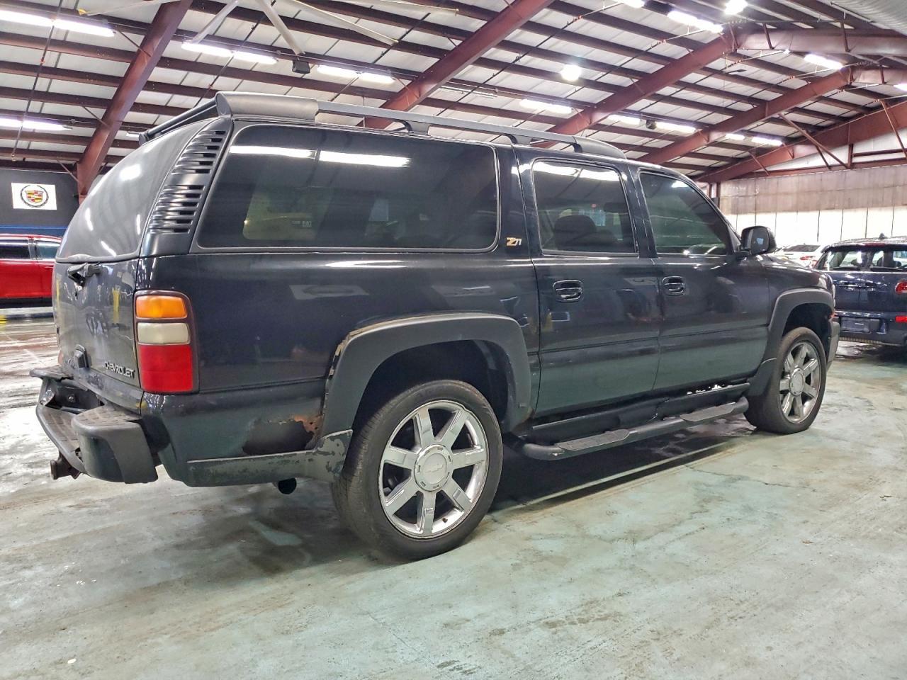 2004 Chevrolet Suburban K1500 - Image 3