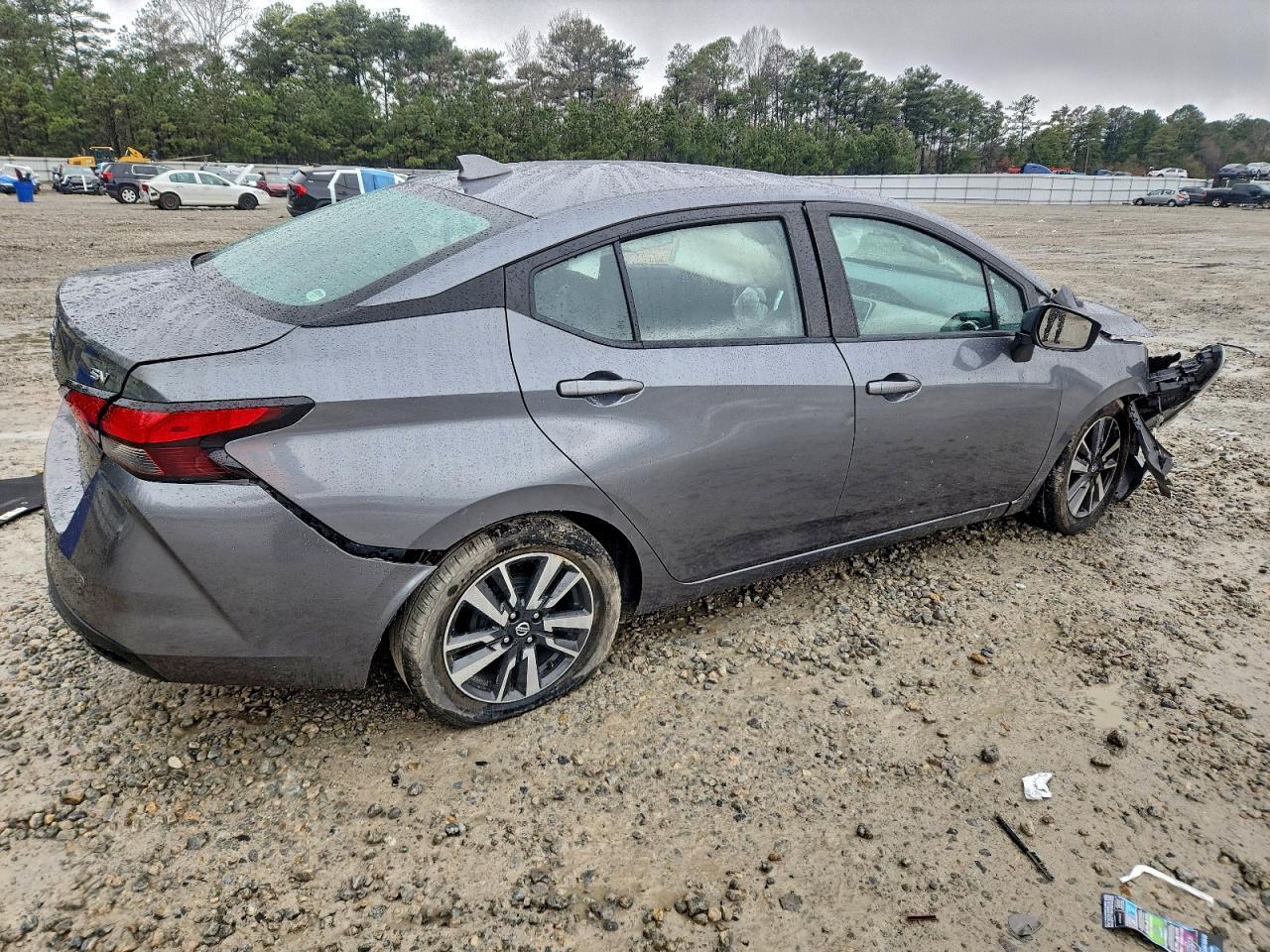 2021 Nissan Versa Sv - Image 3