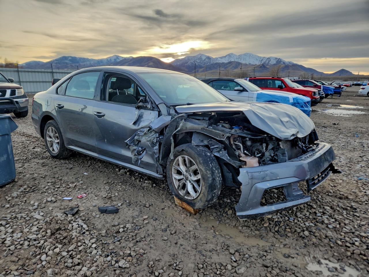 2018 Volkswagen Passat S - Фото 4
