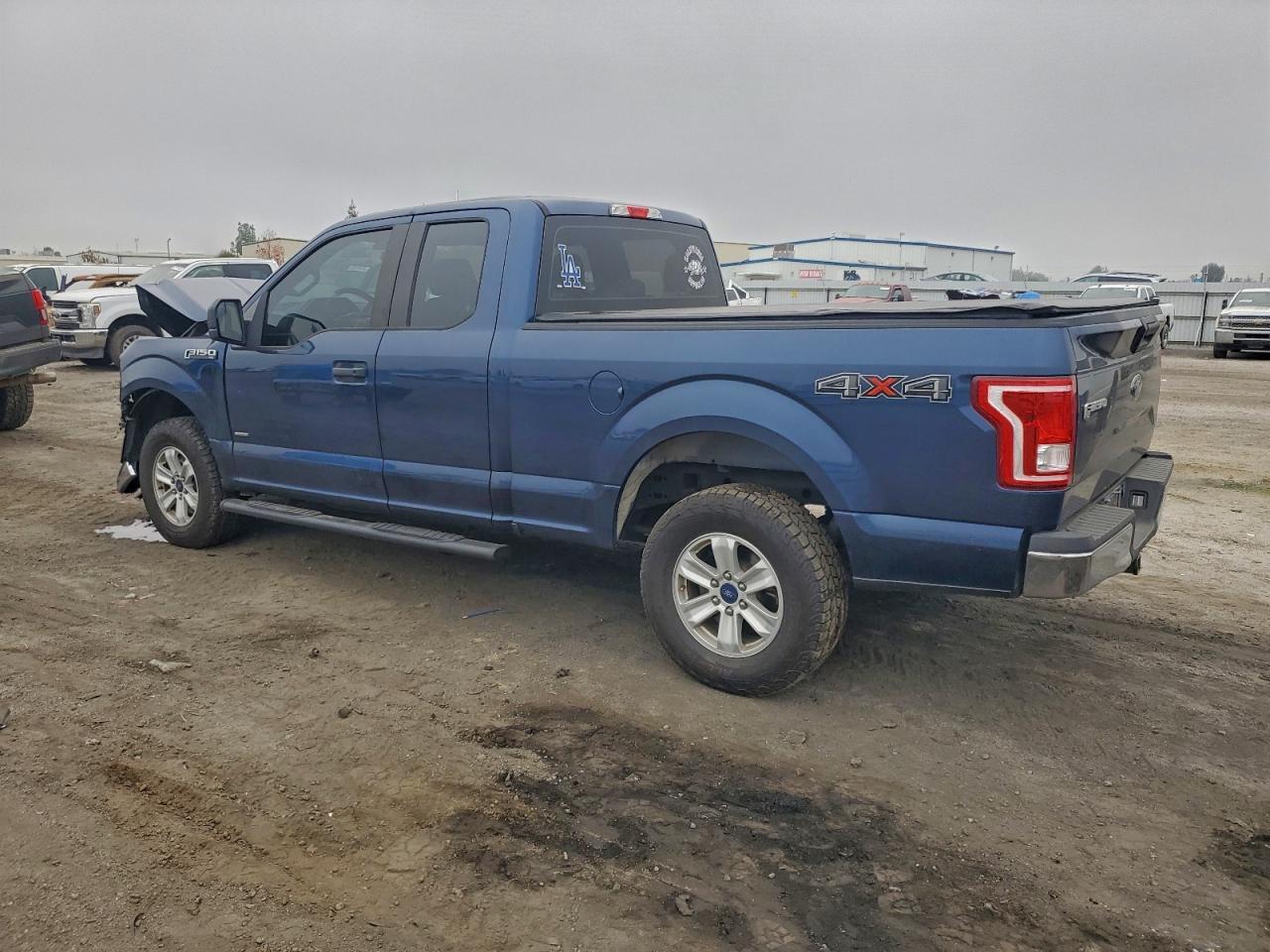 2016 Ford F150 Super Cab - Фото 2