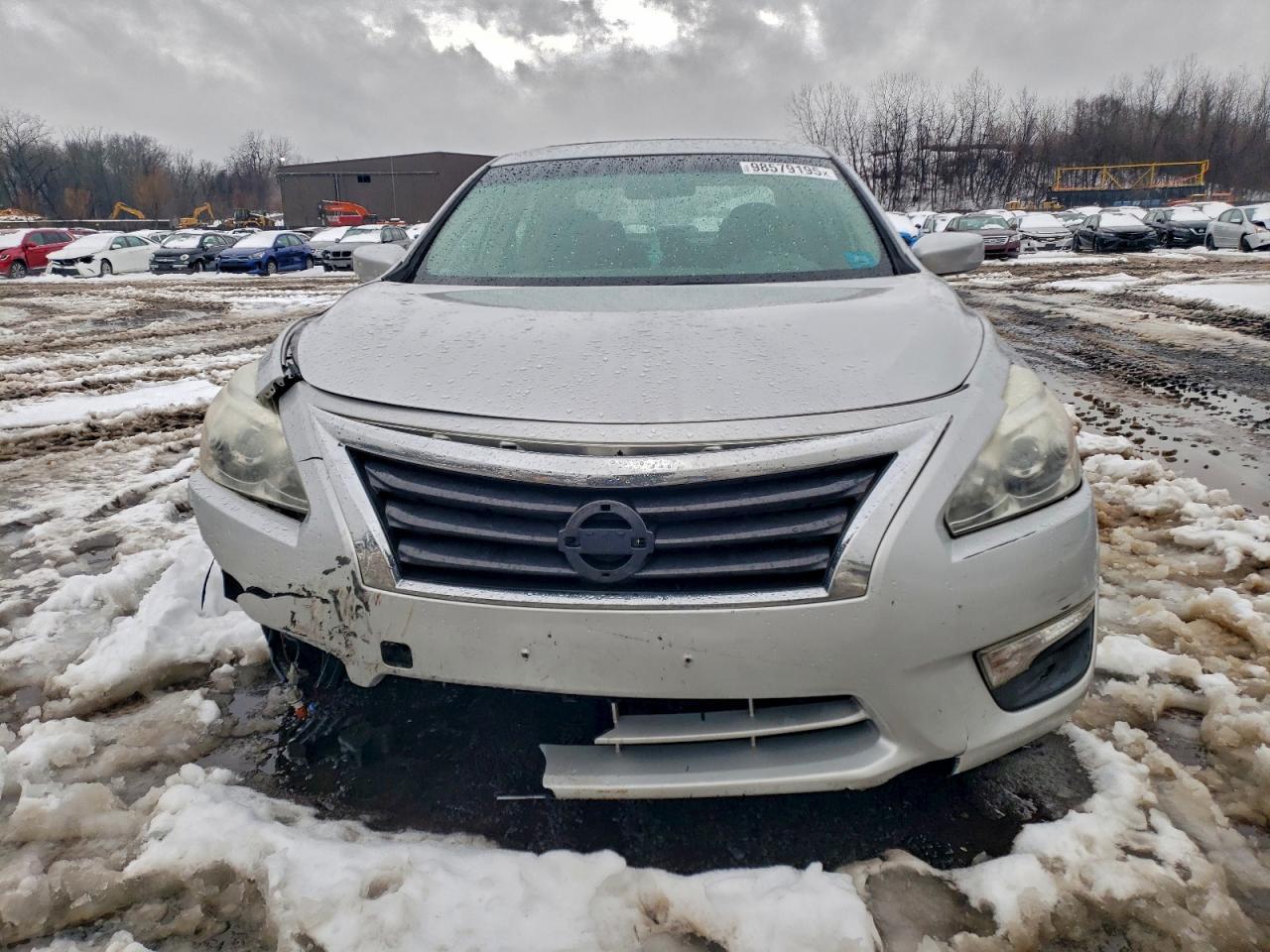 2013 Niss Altima 2.5 - Image 5