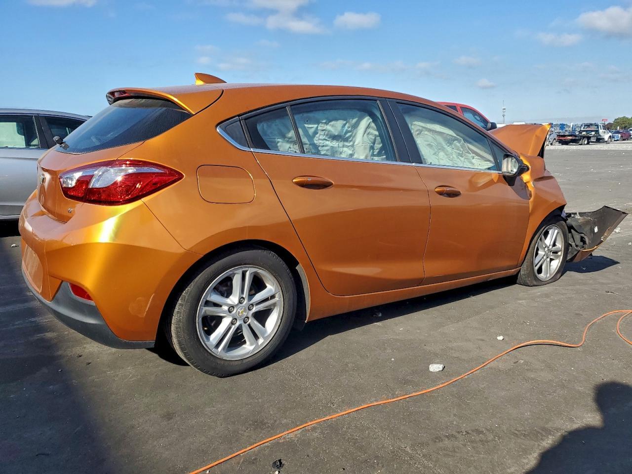 2017 Chevrolet Cruze Lt - Фото 3