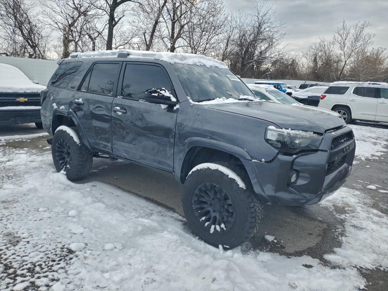 2023 Toyota 4Runner Se - Image 4