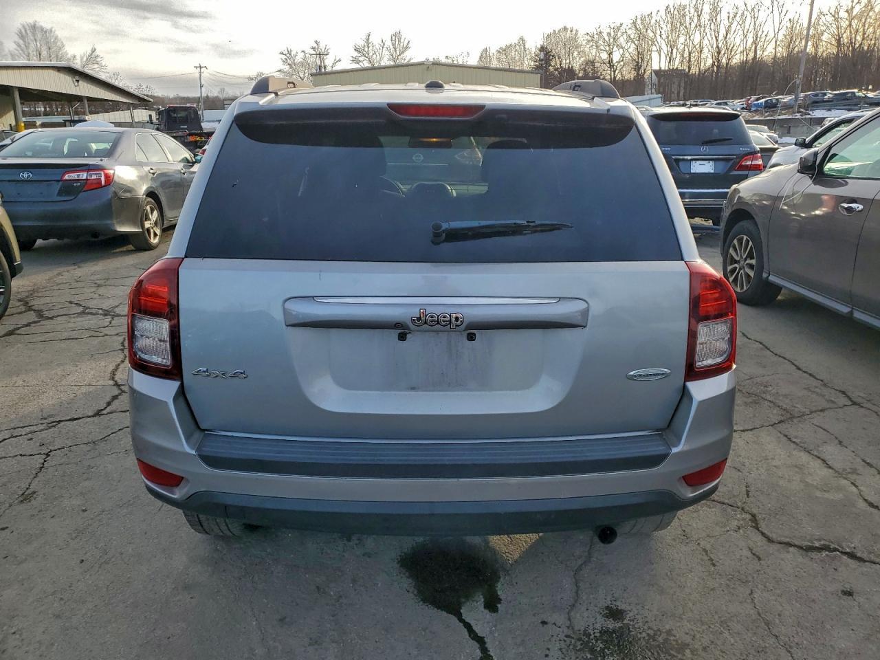 2017 Jeep Compass Latitude - Фото 6