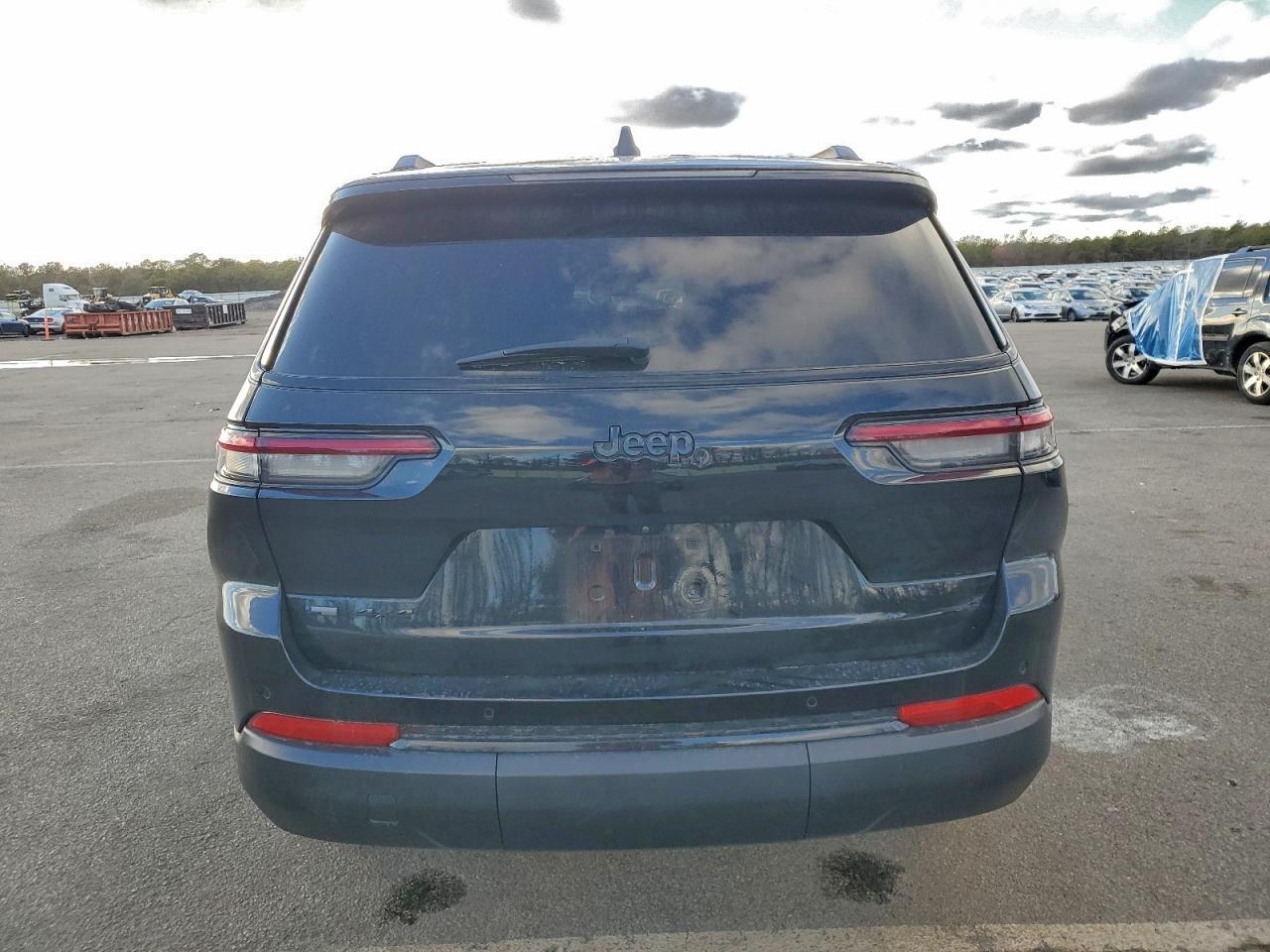 2021 Jeep Grand Cherokee L Laredo - Image 6