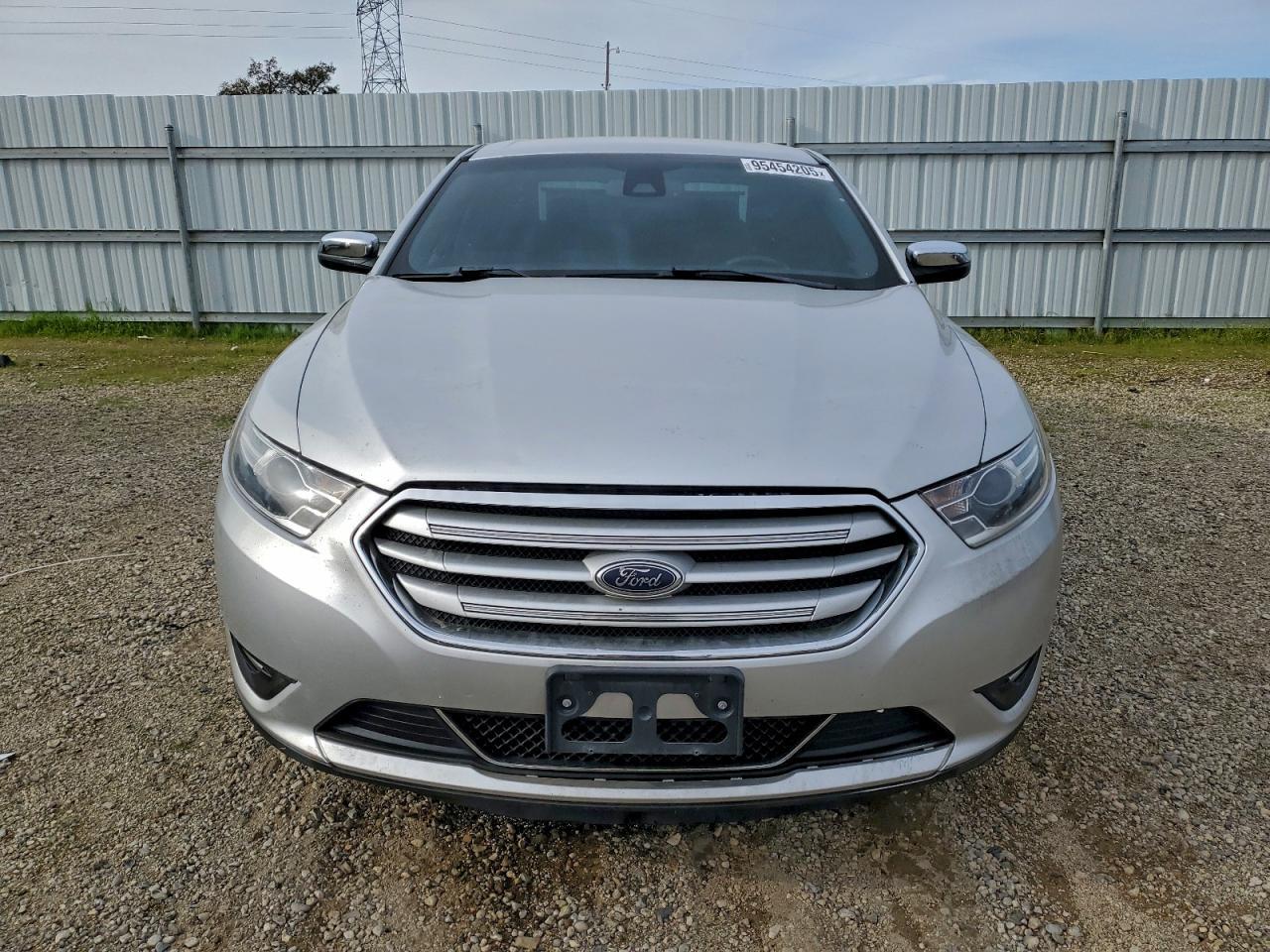 2017 Ford Taurus Limited - Image 5