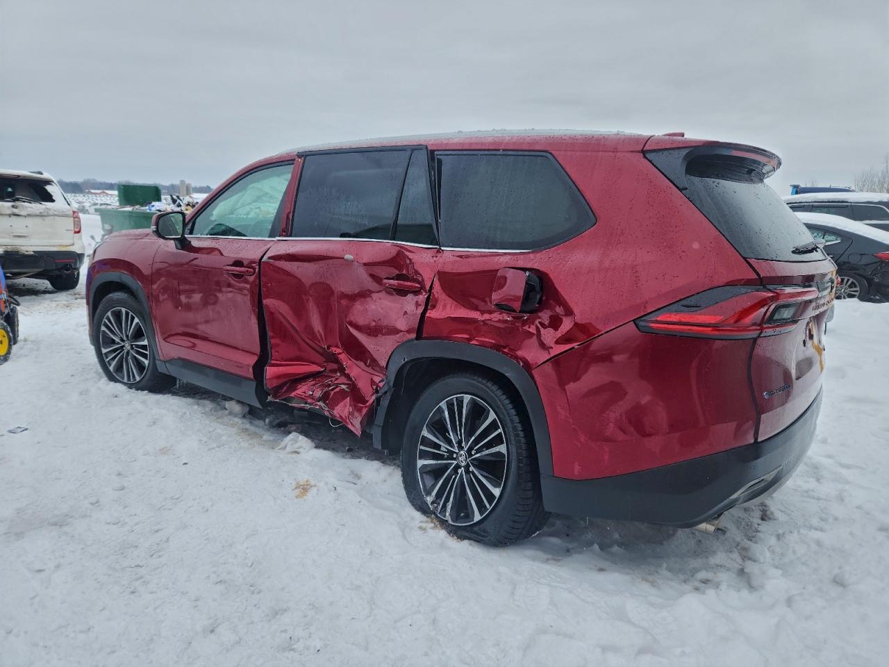 2025 Toyota Grand Highlander - Image 2