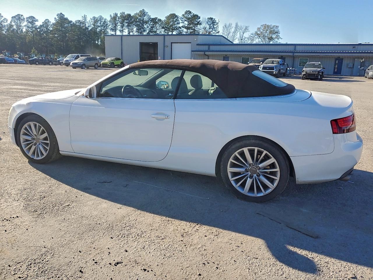 2010 Audi A5 Premium Plus - Фото 2
