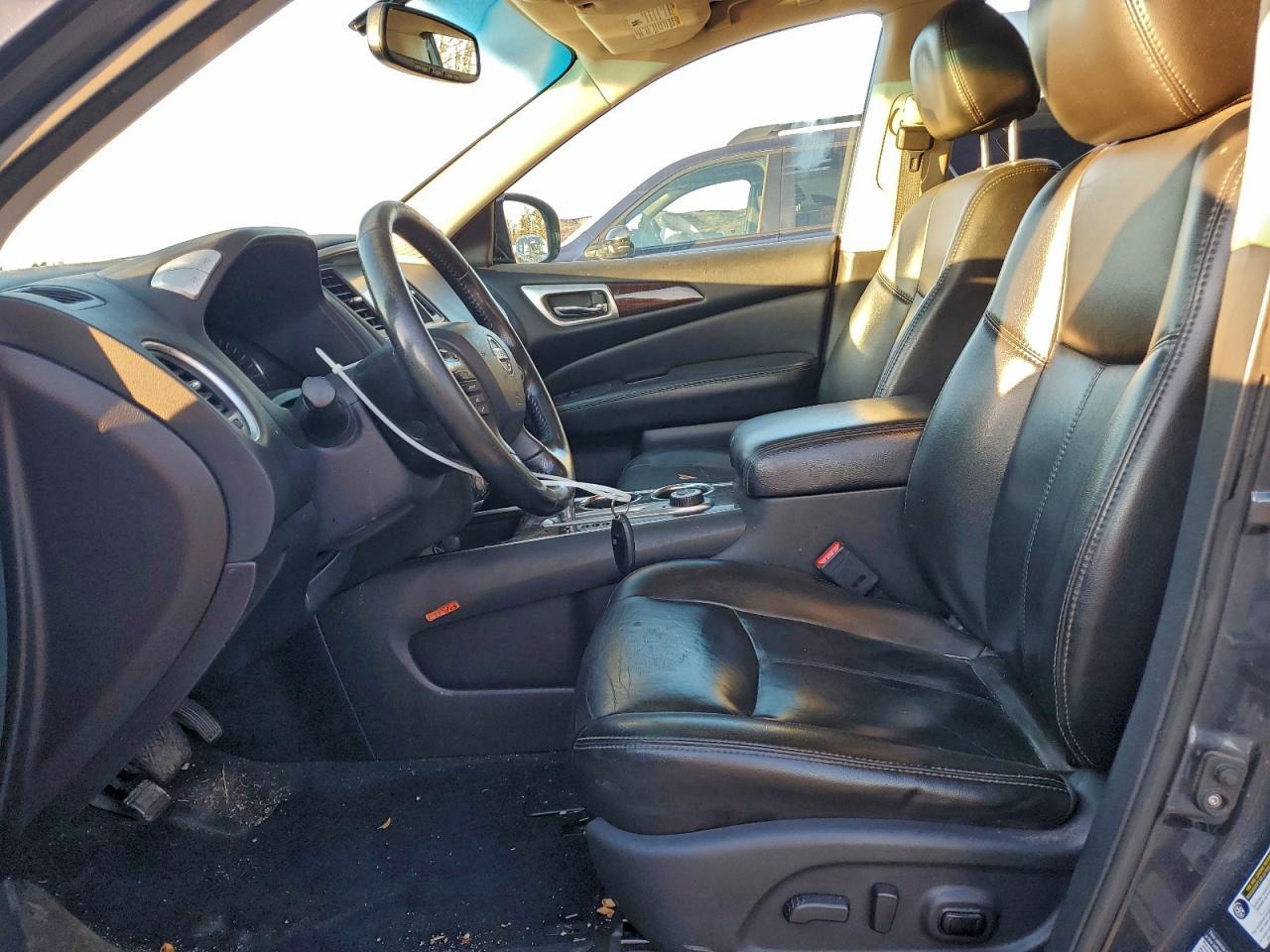 2014 Nissan Pathfinder S - Image 7