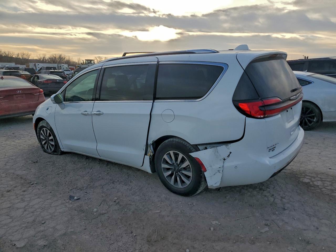 2021 Chrysler Pacifica Hybrid Touring L - Image 2
