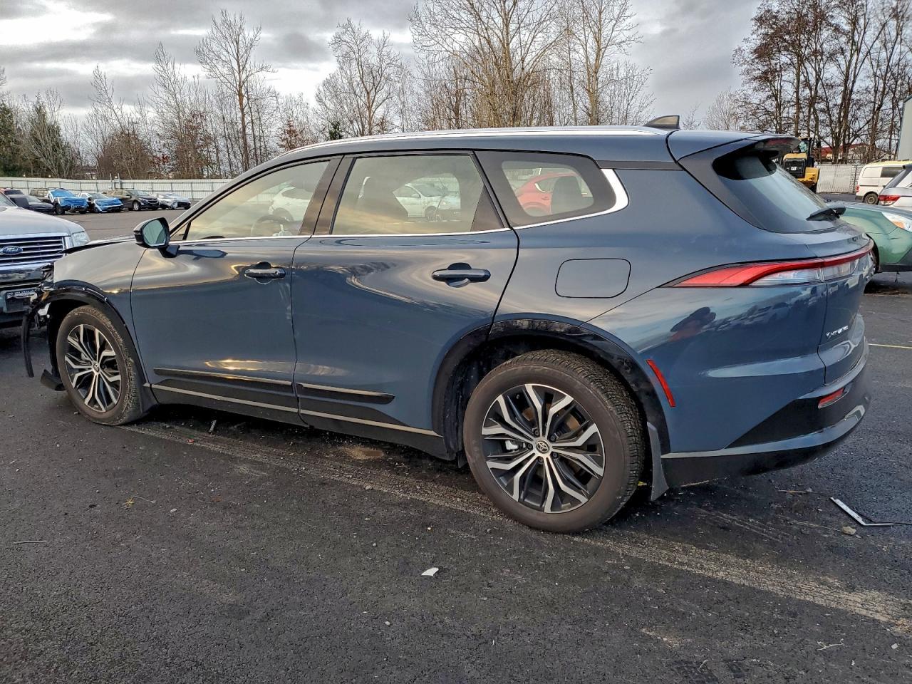 2025 Toyota Crown Signia Xle - Фото 2