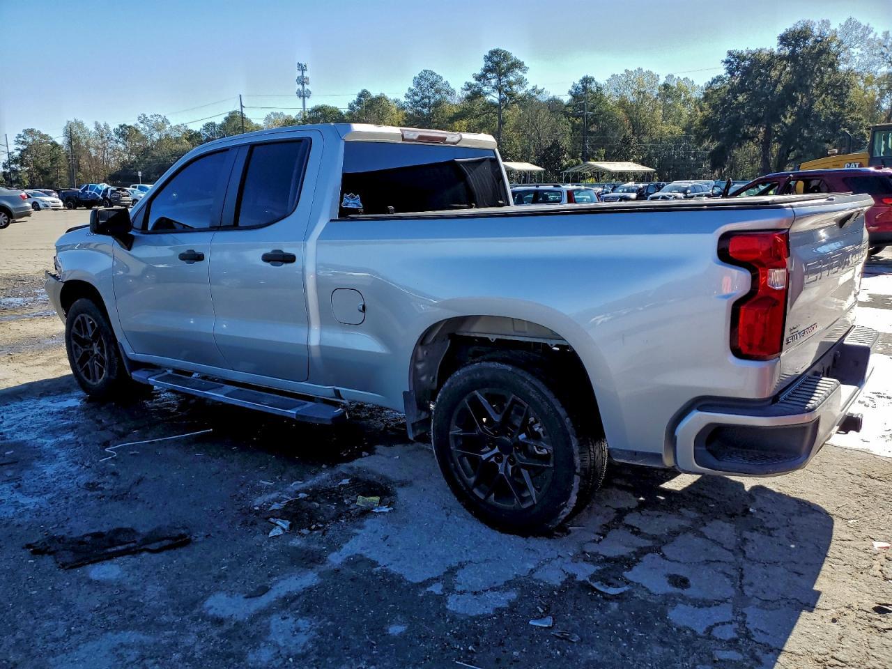 2020 Chevrolet Silverado C1500 Custom - Фото 2