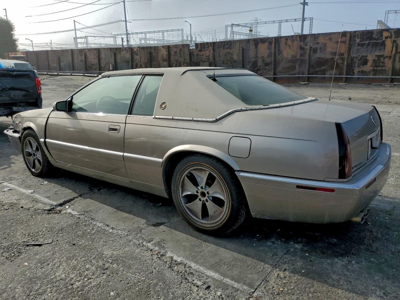 2001 Cadillac Eldorado Esc - Image 2