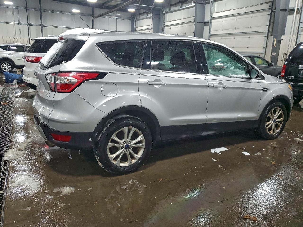 2017 Ford Escape Se - Фото 3