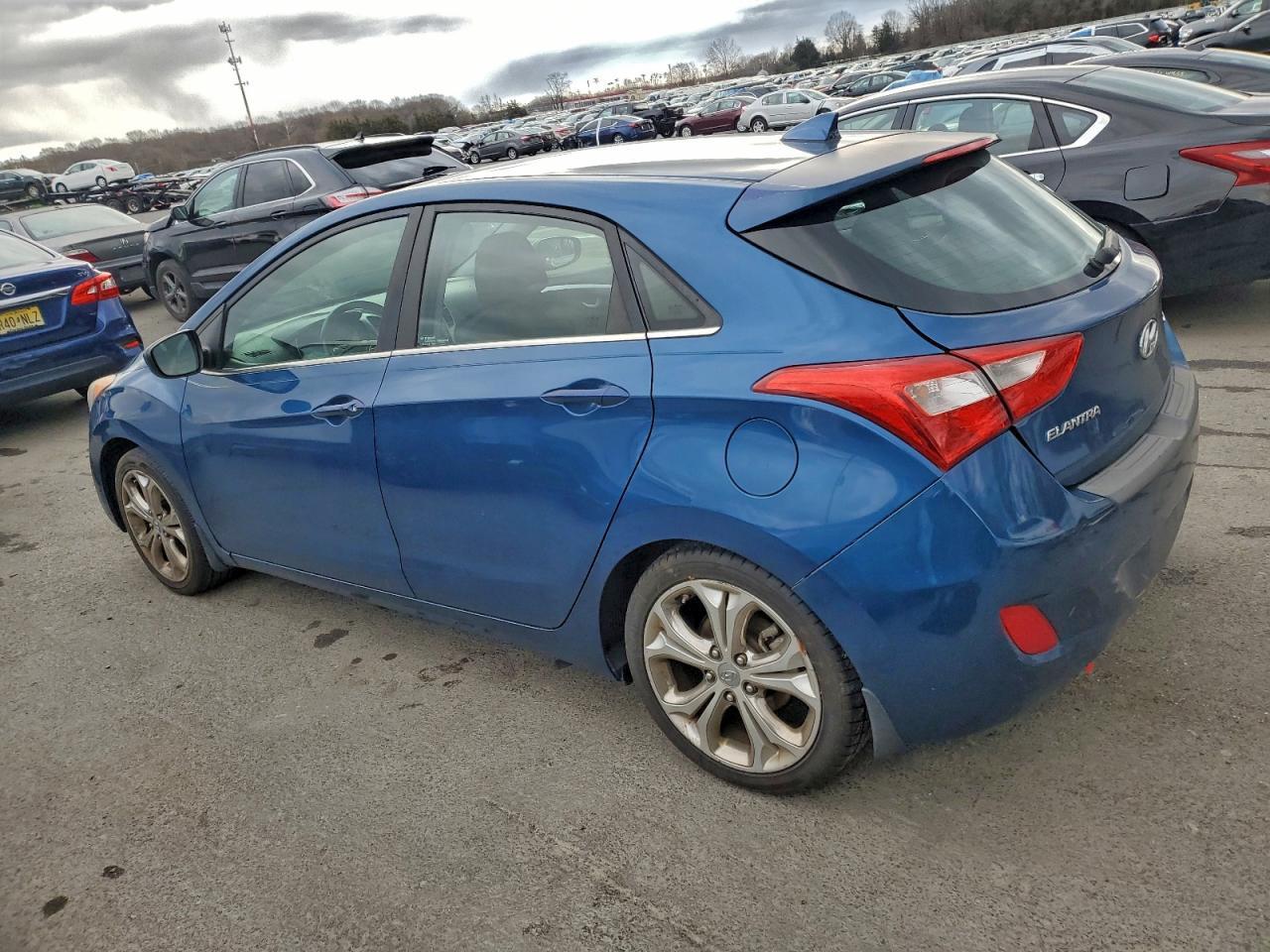 2013 Hyundai Elantra Gt - Image 2