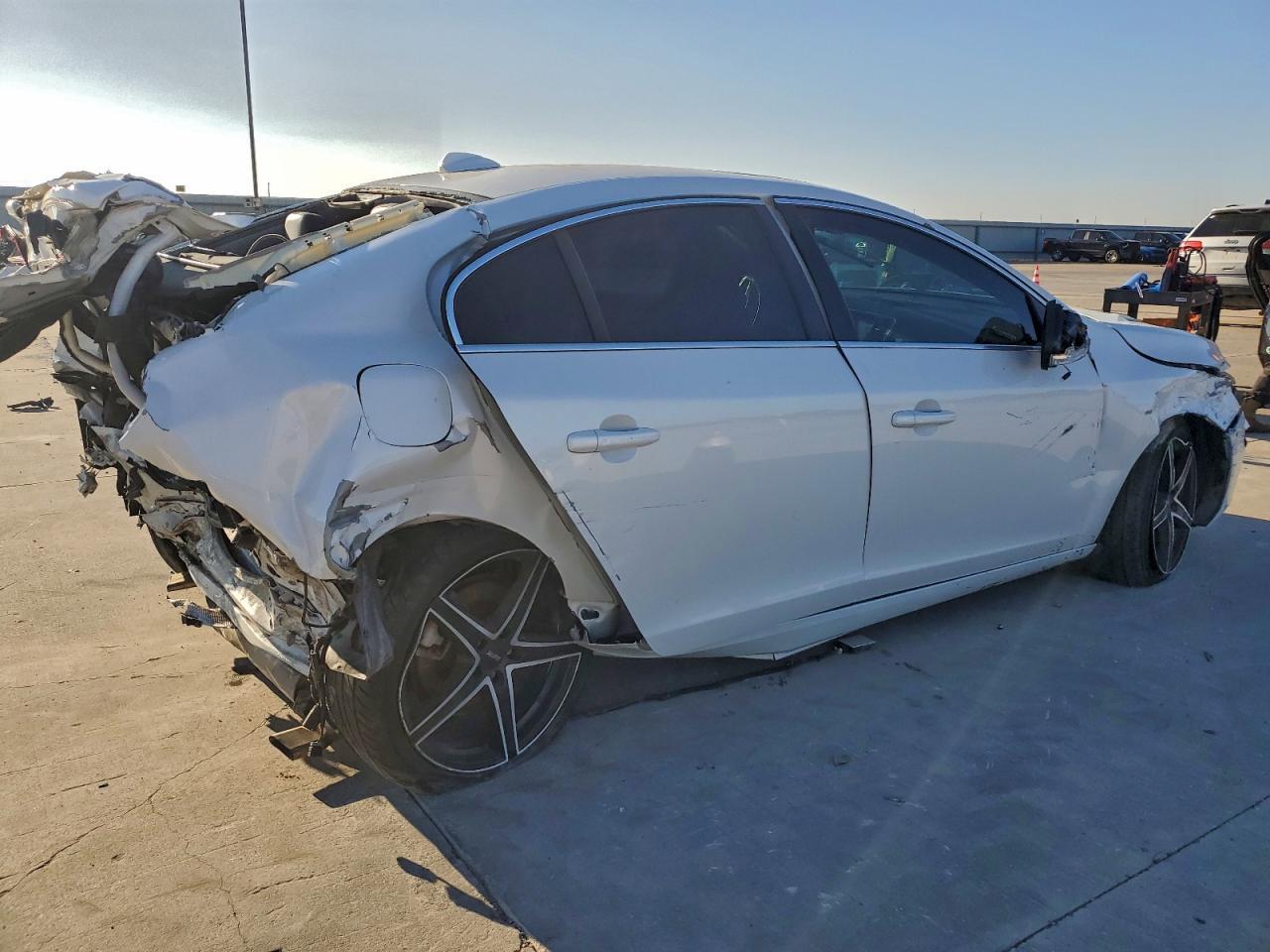 2016 Volvo S60 Platinum - Фото 3