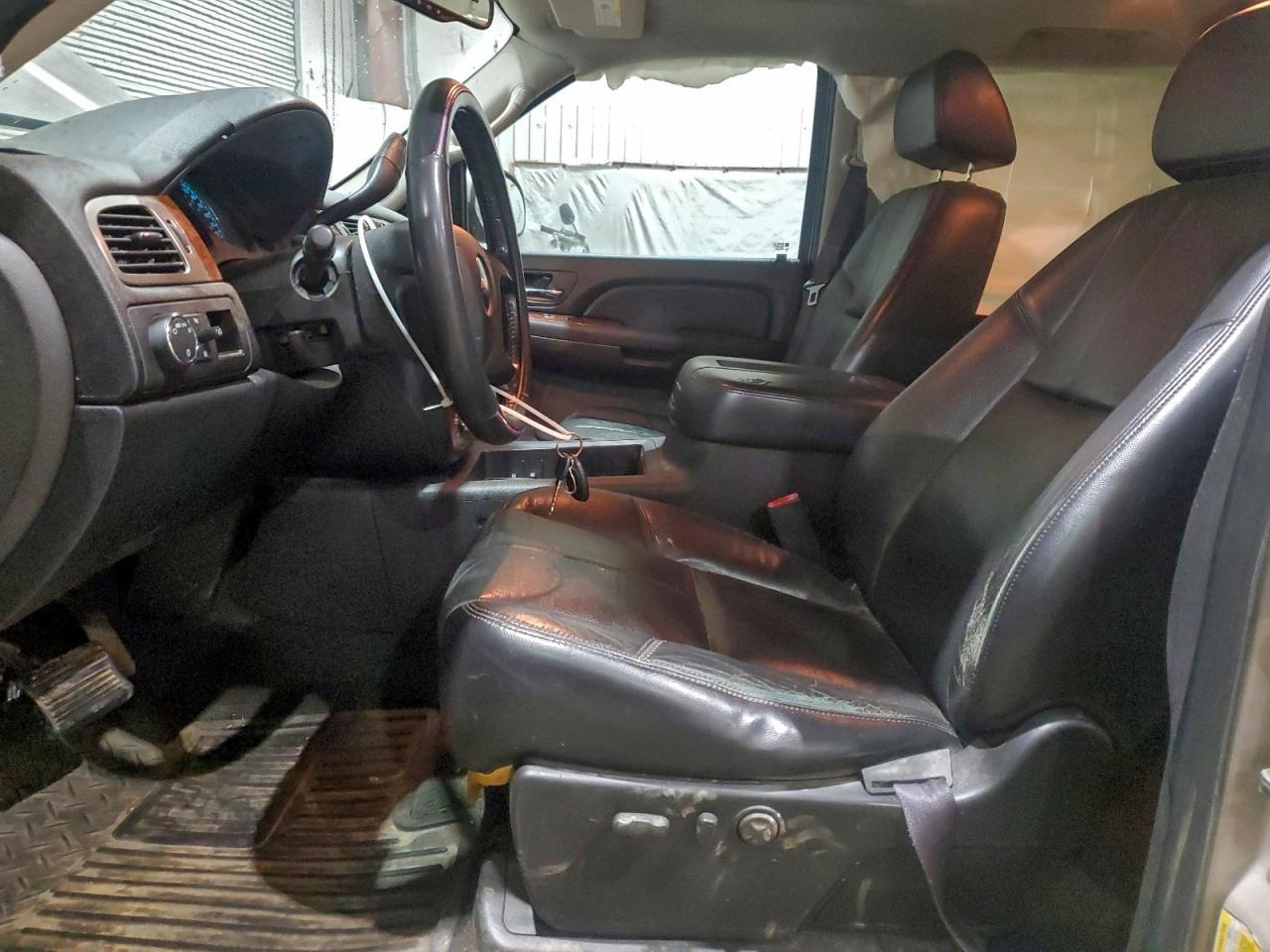 2007 Chevrolet Silverado C1500 Crew Cab - Image 7