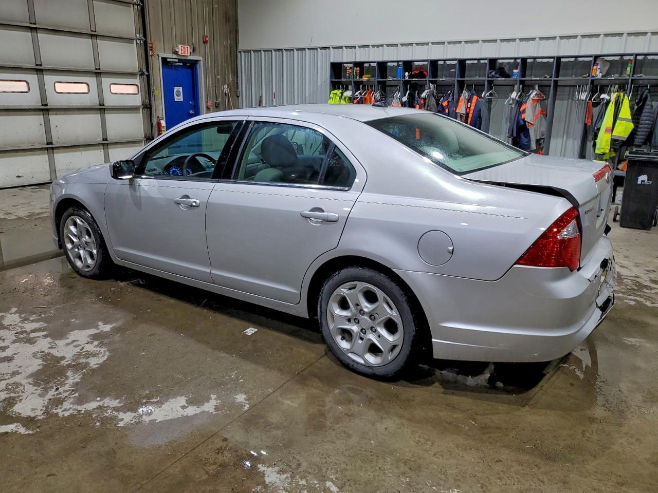 2011 Ford Fusion Se - Фото 2