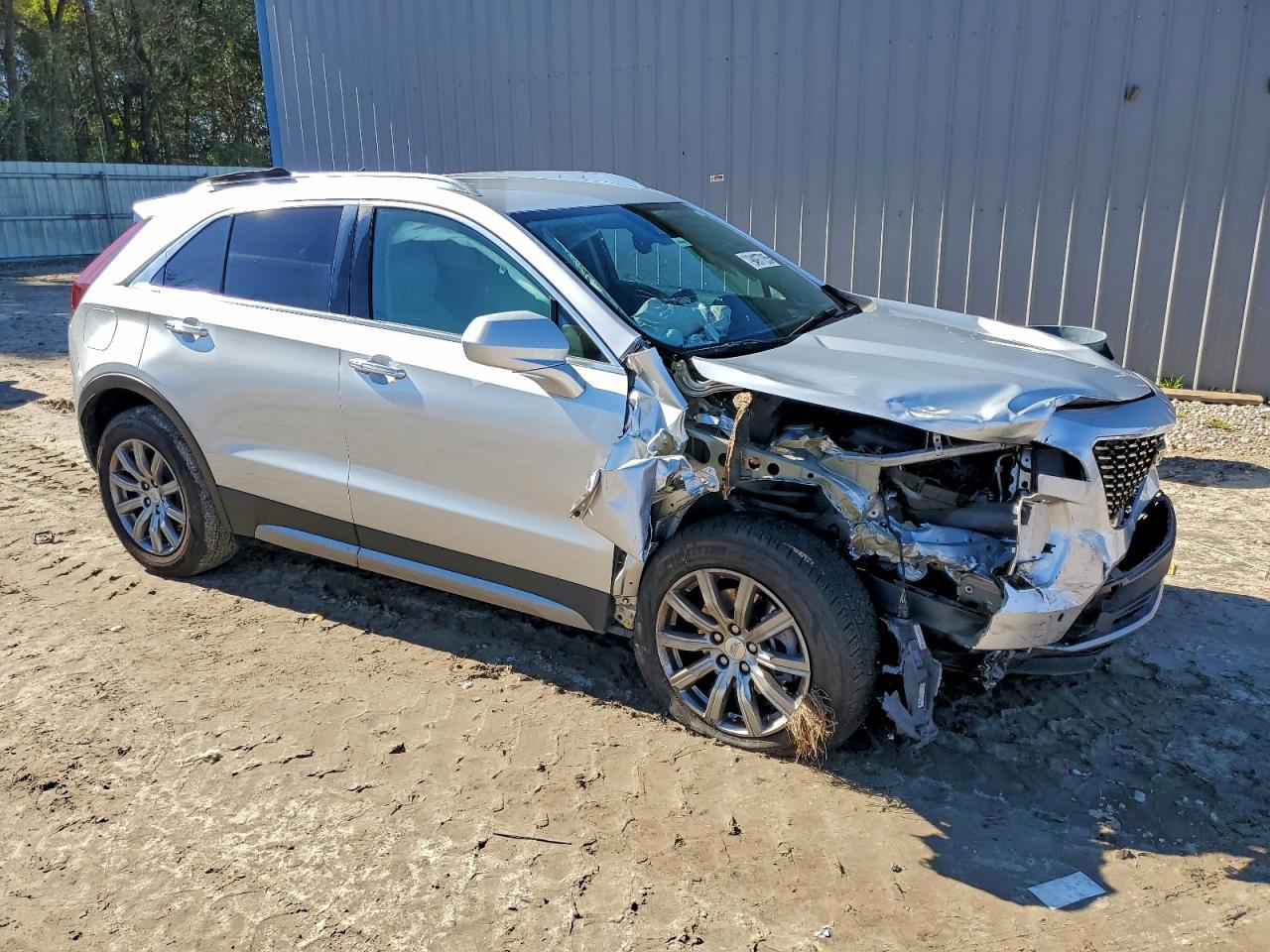 2020 Cadillac Xt4 Premium Luxury - Image 4