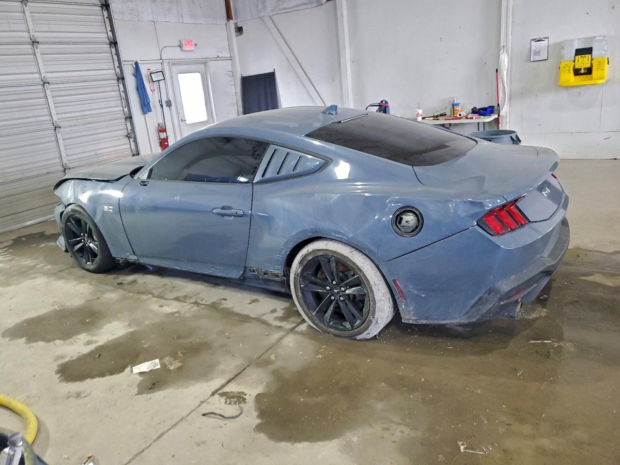 2024 Ford Mustang Gt - Фото 2