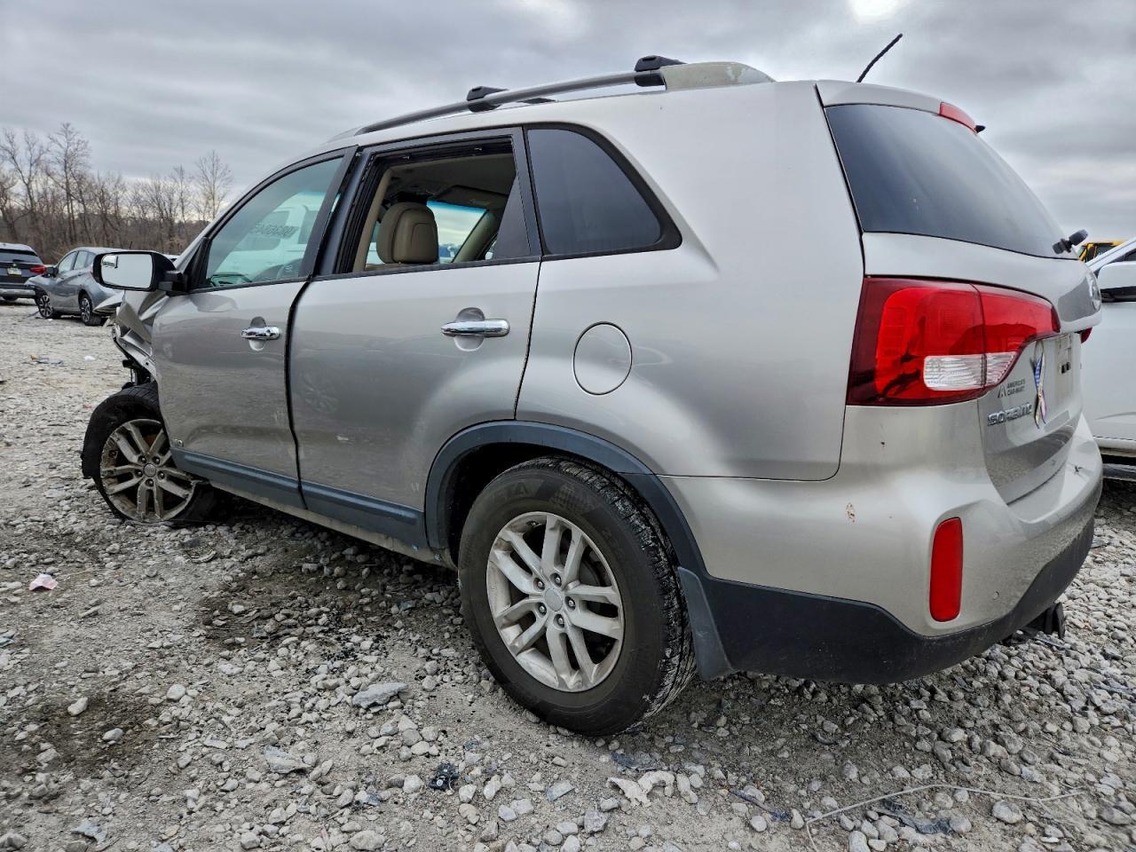 2014 Kia Sorento Lx - Image 2