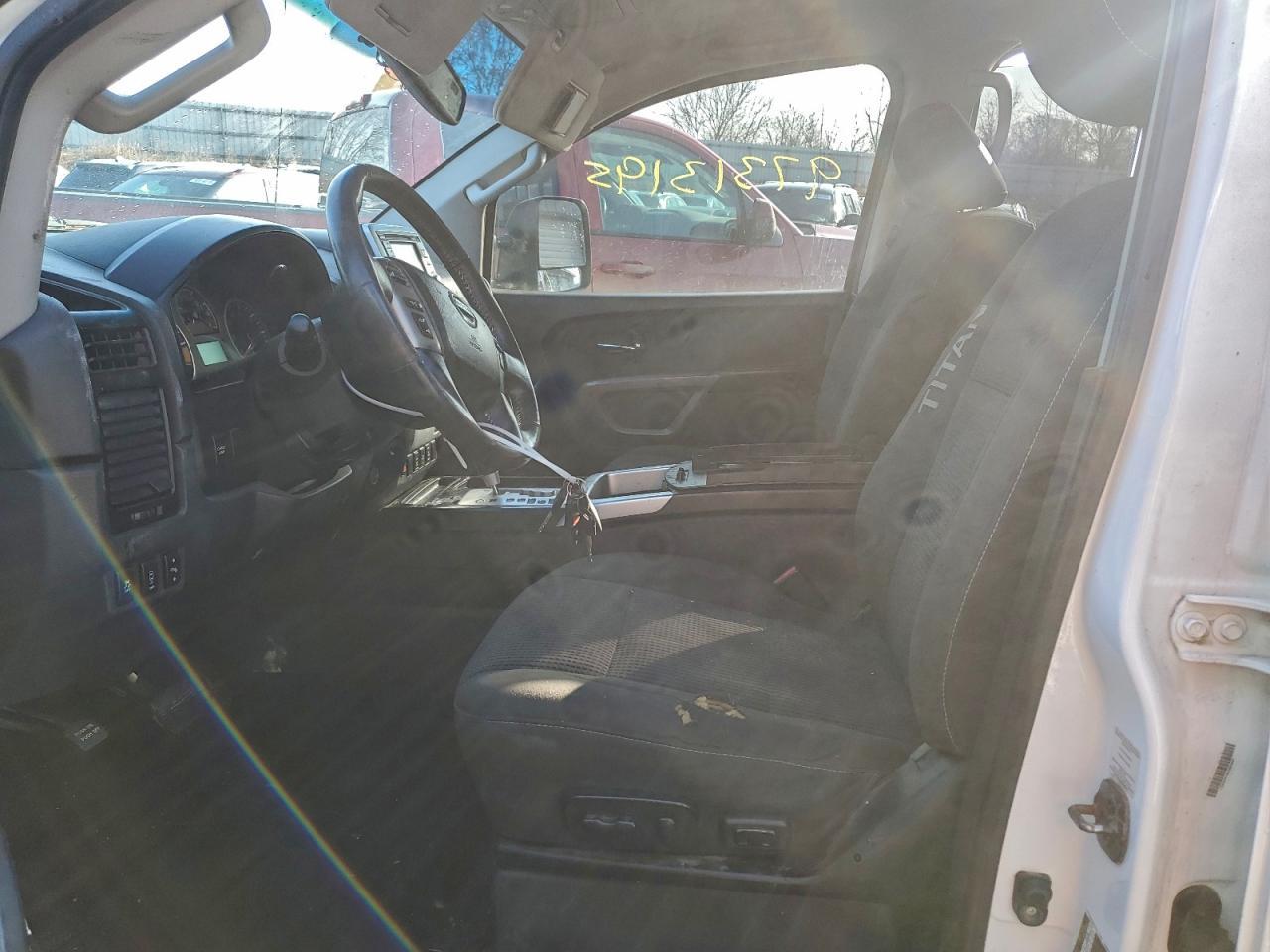 2015 Nissan Titan S - Фото 7