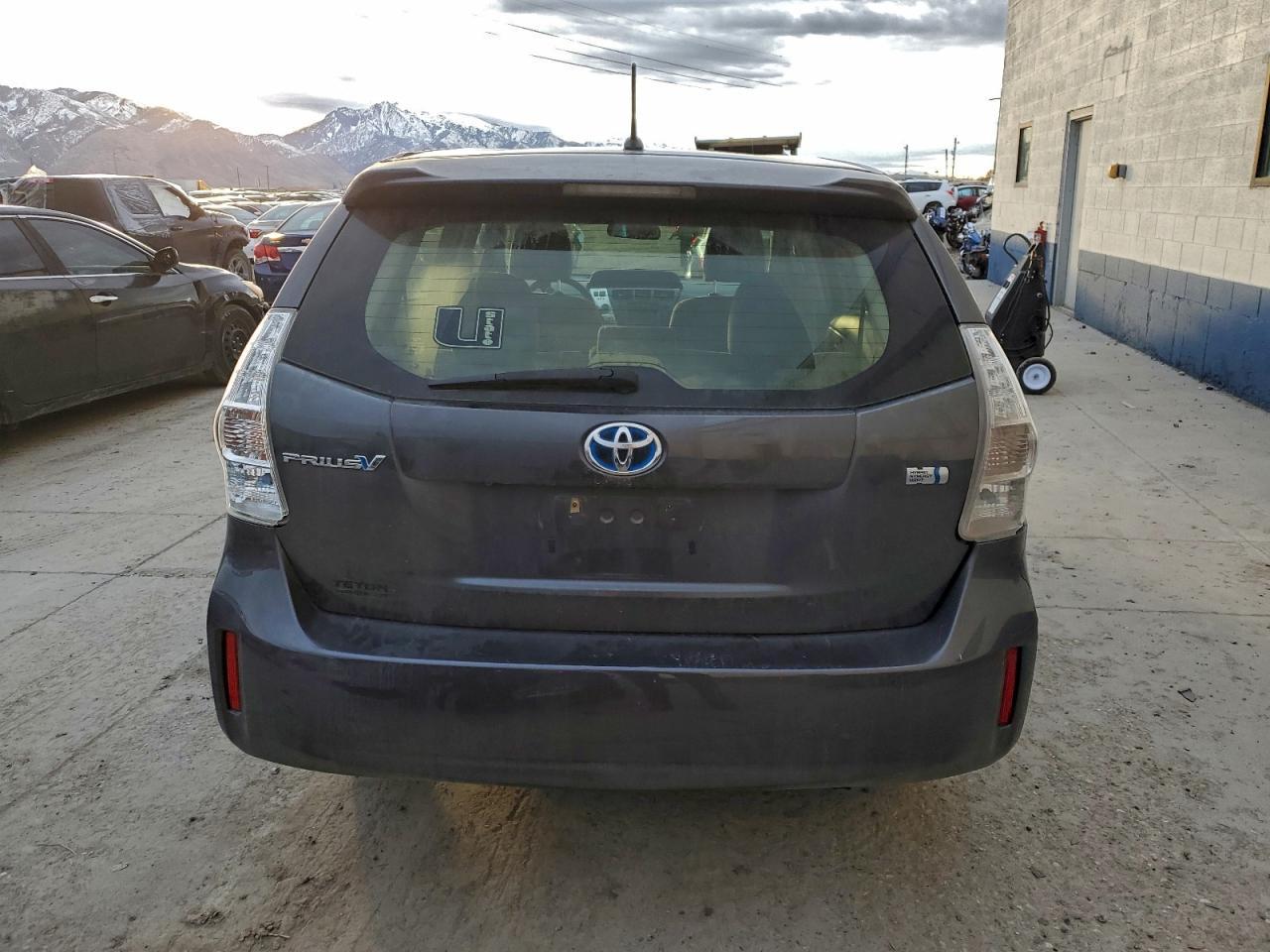 2012 Toyota Prius V - Фото 6