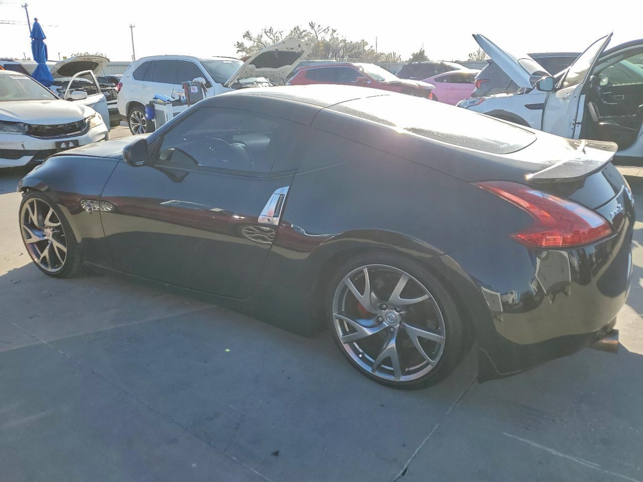 2015 Nissan 370Z Base - Фото 2