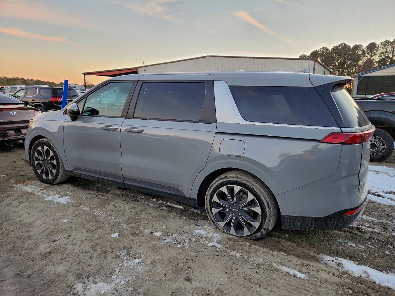 2024 Kia Carnival Ex - Фото 2