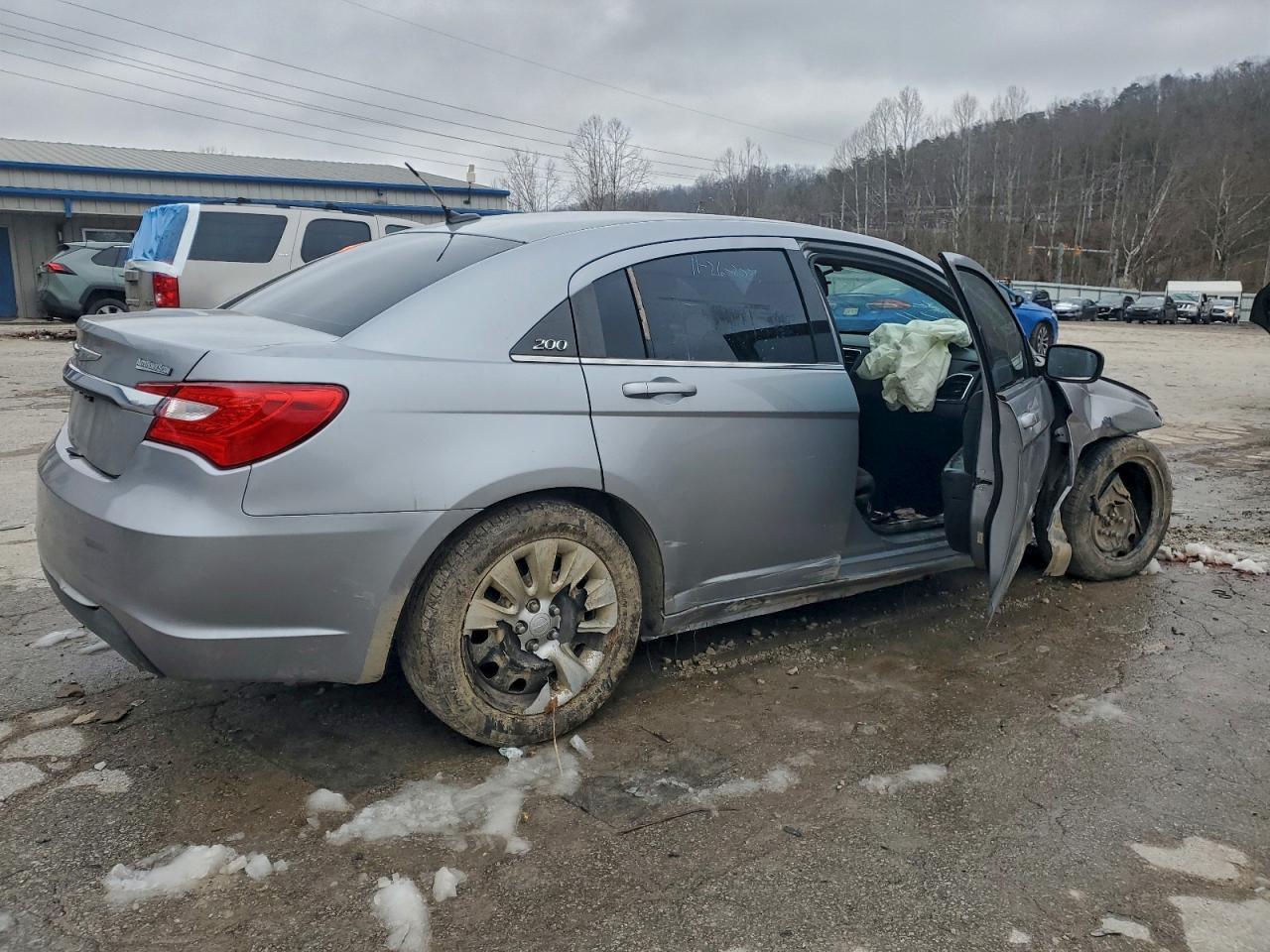 2014 Chrysler 200 Lx - Фото 3