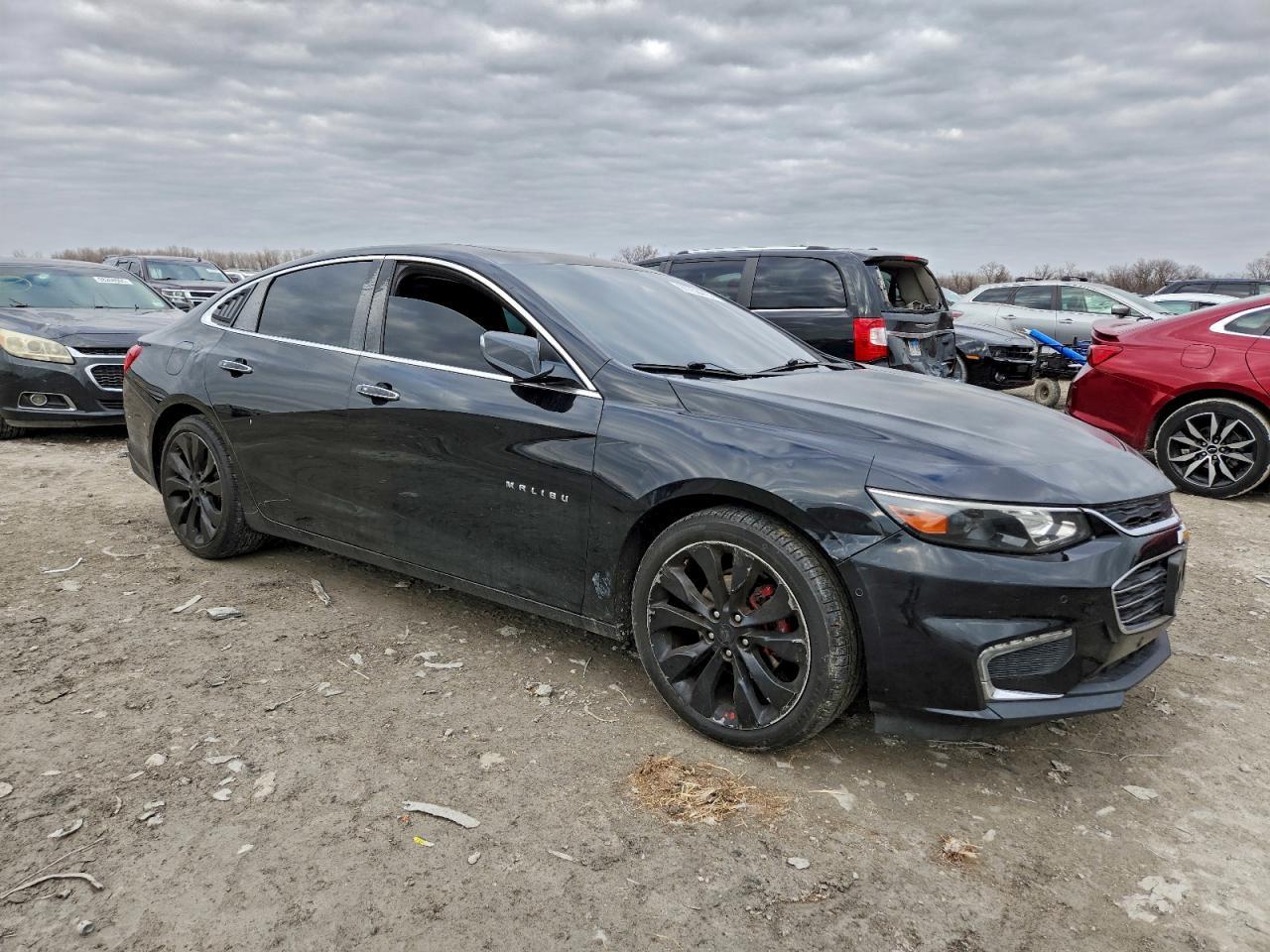 2017 Chevrolet Malibu Premier - Image 4