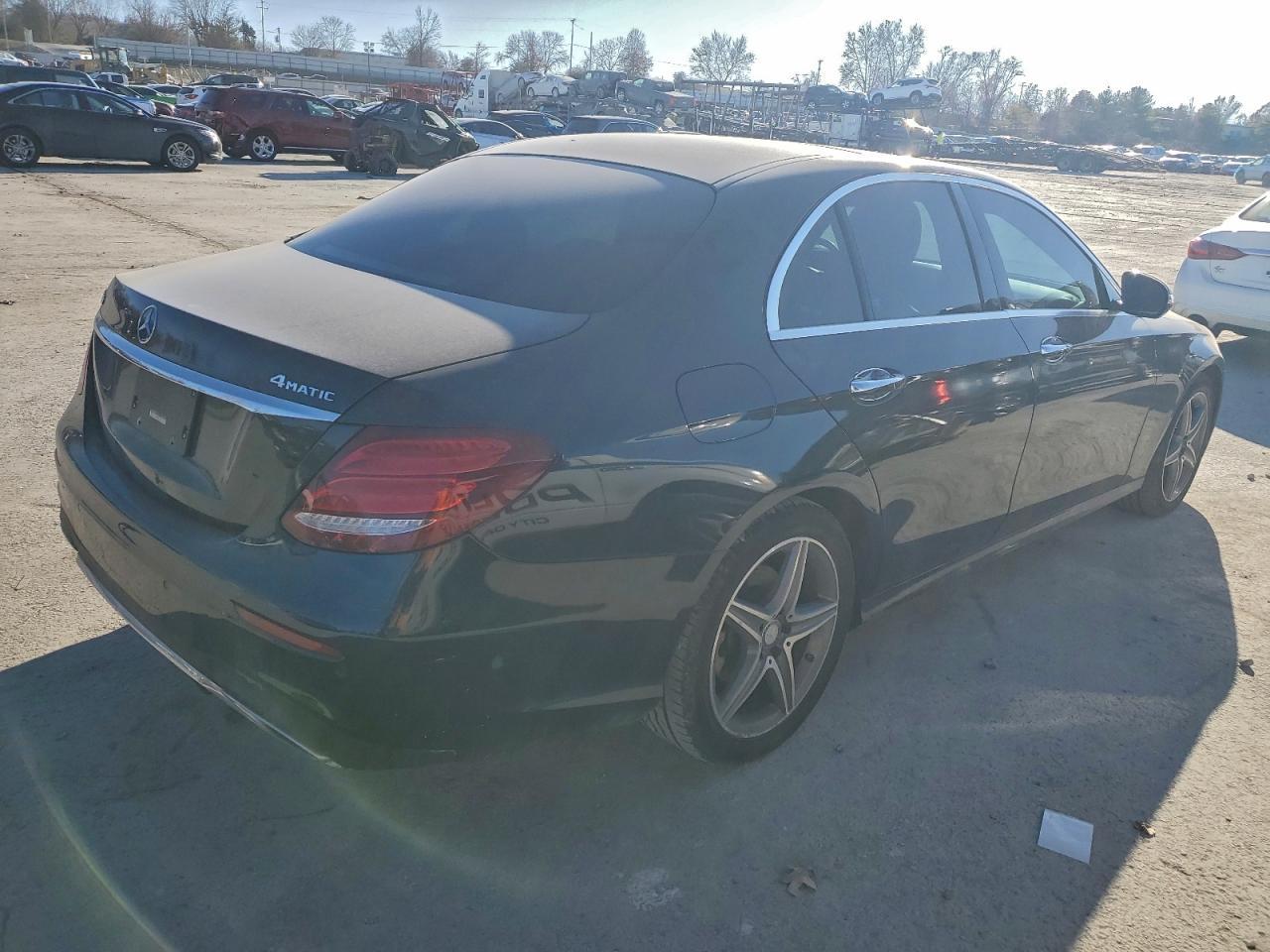 2017 Mercedes-Benz E 300 4Matic - Фото 3