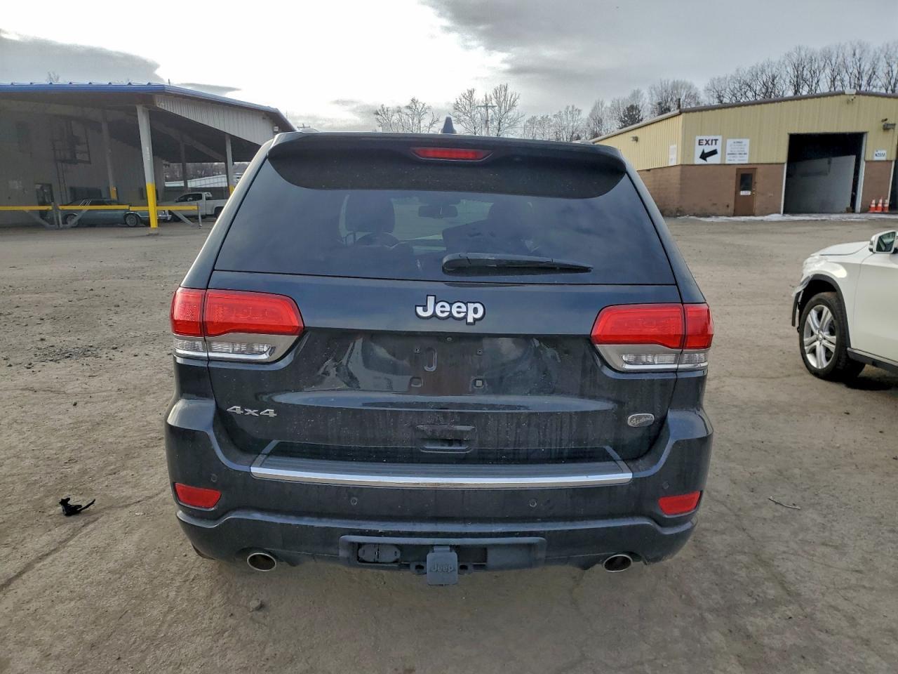 2016 Jeep Grand Cherokee Overland - Image 6