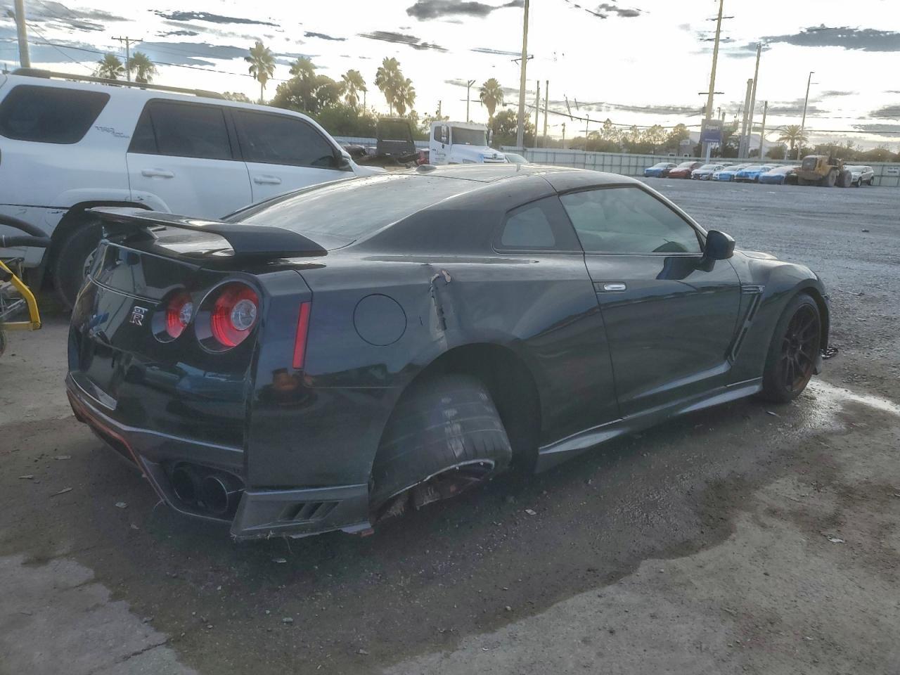 2013 Nissan Gt-R Premium - Фото 3