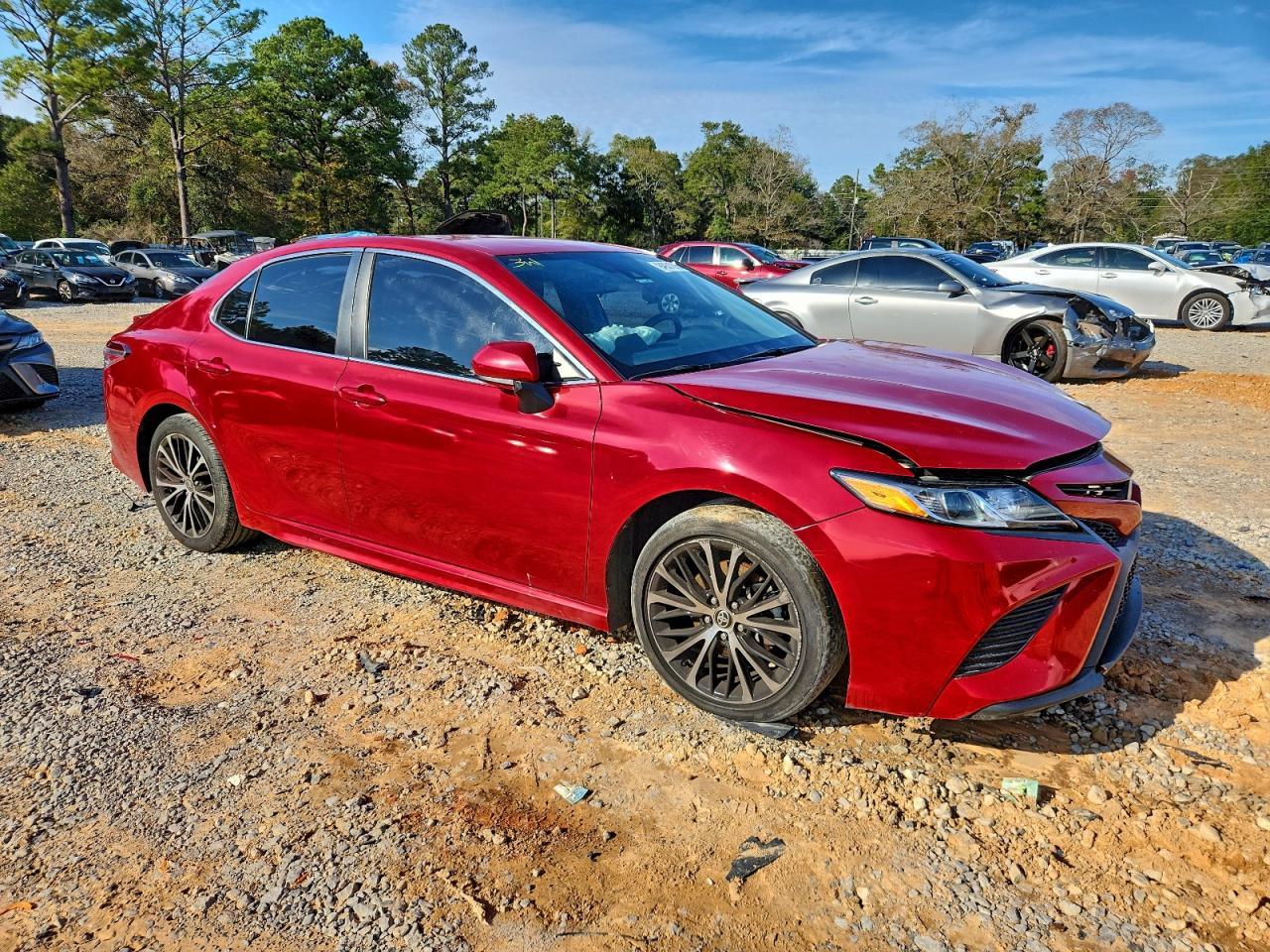 2020 Toyota Camry Se - Фото 4