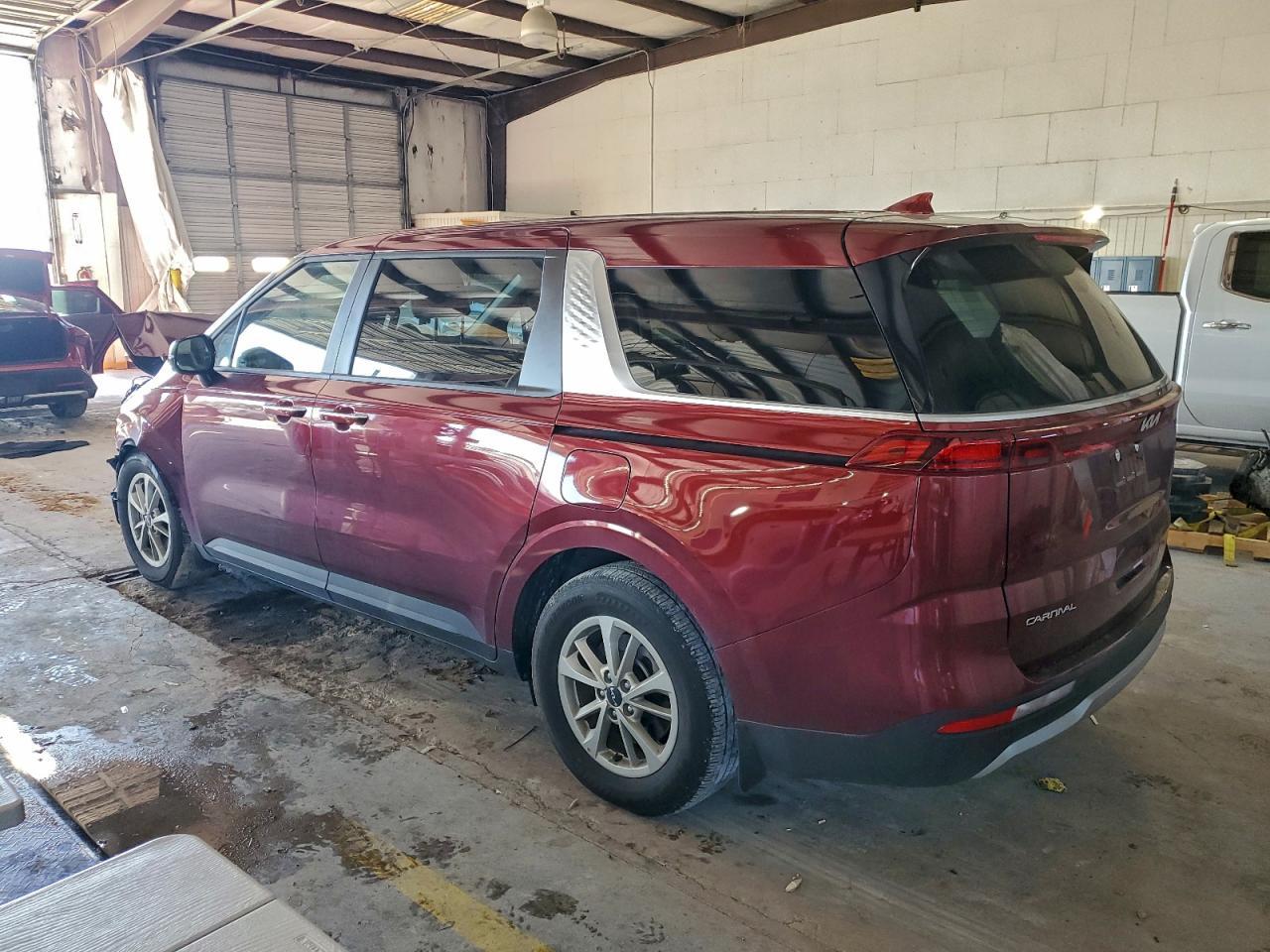 2024 Kia Carnival Lx - Image 2