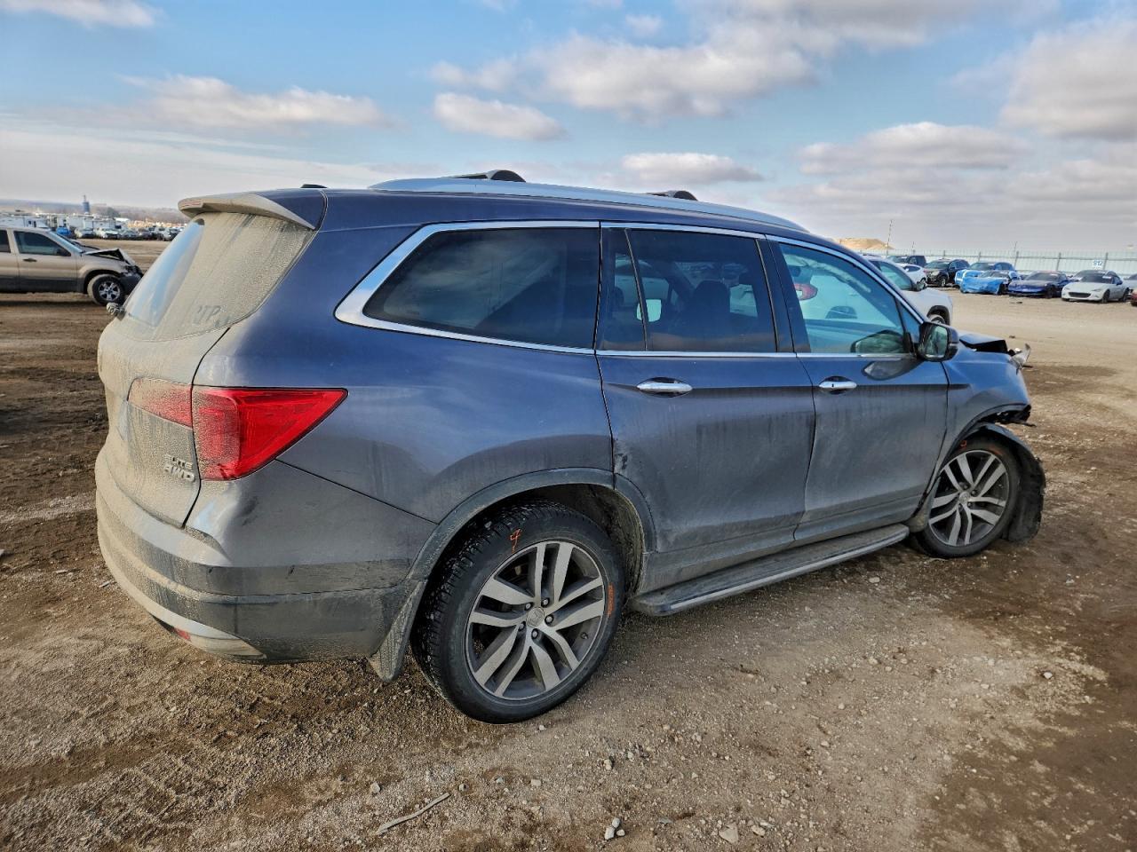 2016 Honda Pilot Elite - Image 3