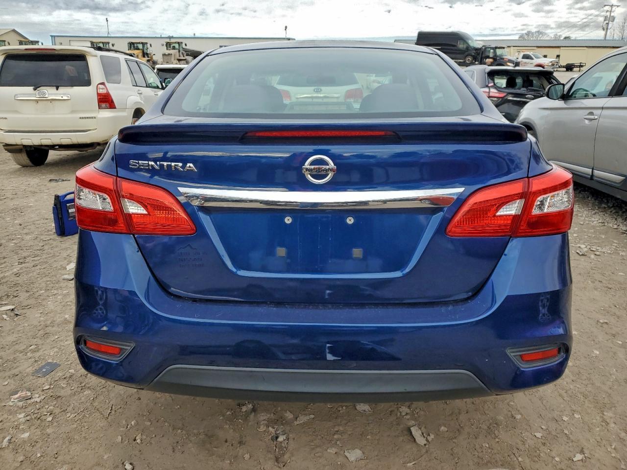 2016 Nissan Sentra S - Image 6