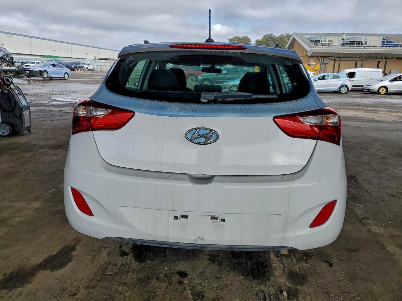2017 Hyundai Elantra Gt - Фото 6