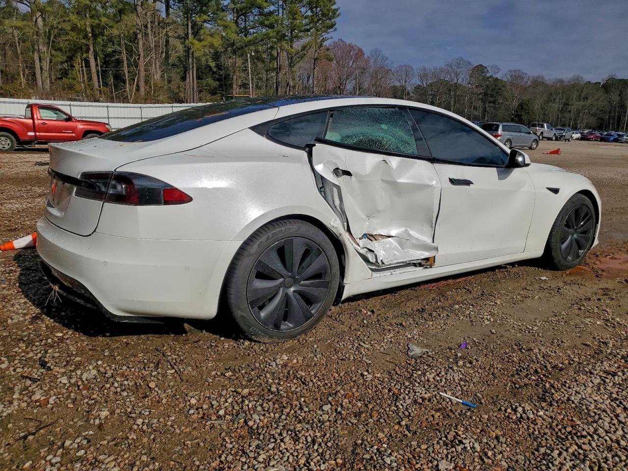 2022 Tesla Model S - Фото 3