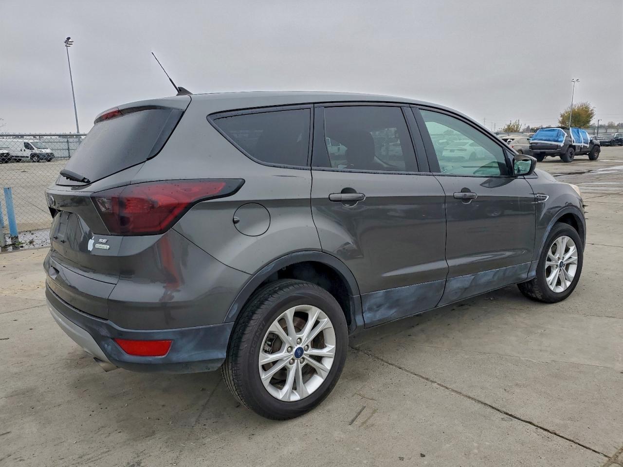 2019 Ford Escape Se - Фото 3