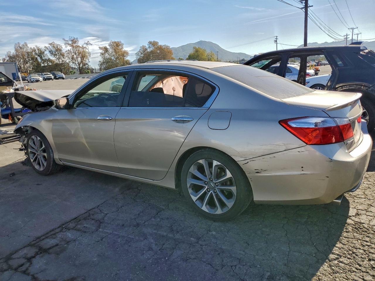 2014 Honda Accord Sport - Image 2
