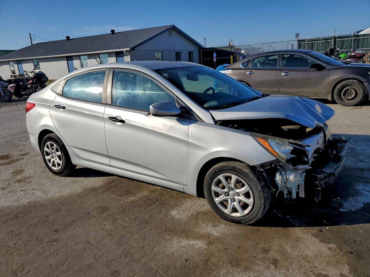 2012 Hyundai Accent Gls - Фото 4