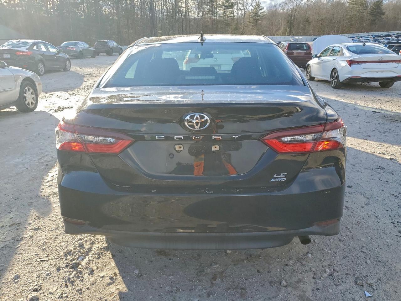 2021 Toyota Camry Le - Фото 6