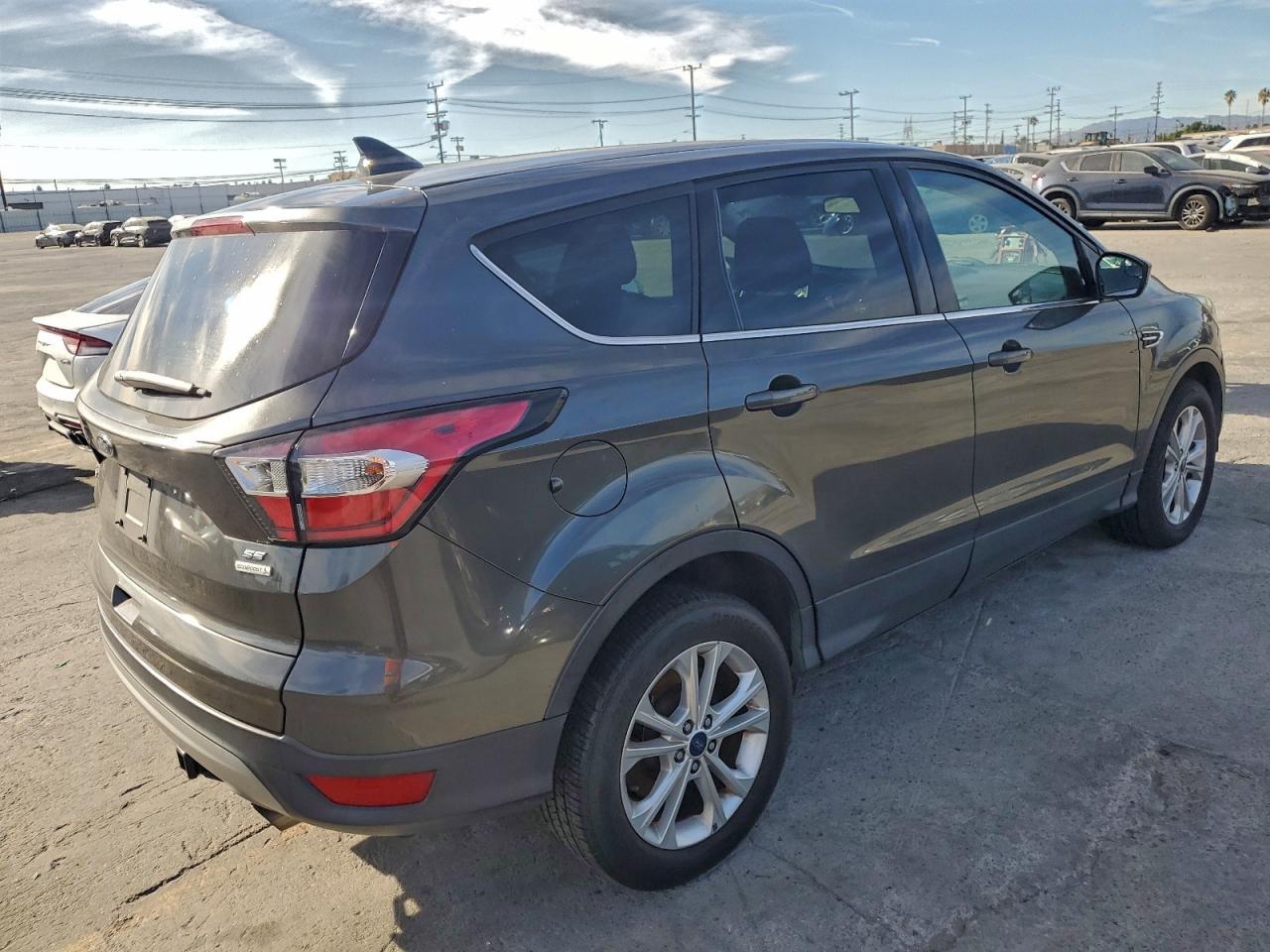 2017 Ford Escape Se - Image 3