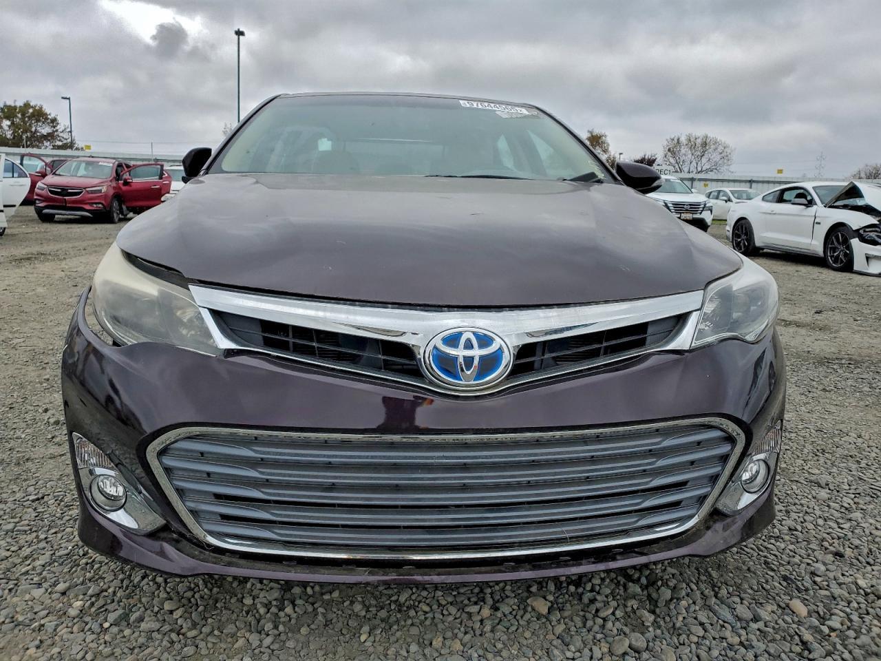 2014 Toyota Avalon Hybrid - Image 5