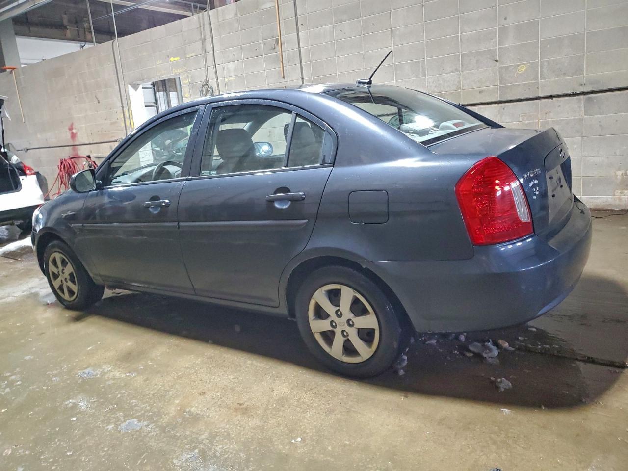2011 Hyundai Accent Gls - Фото 2